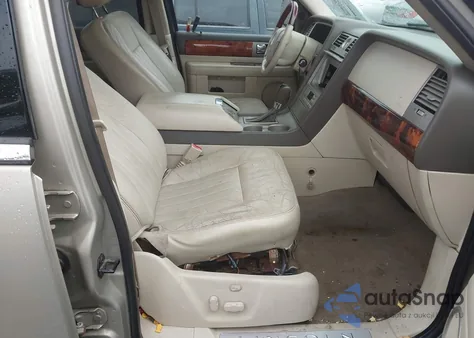 2004 Lincoln Navigator из США, поврежденный, VIN 5LMFU28RX4LJ19037